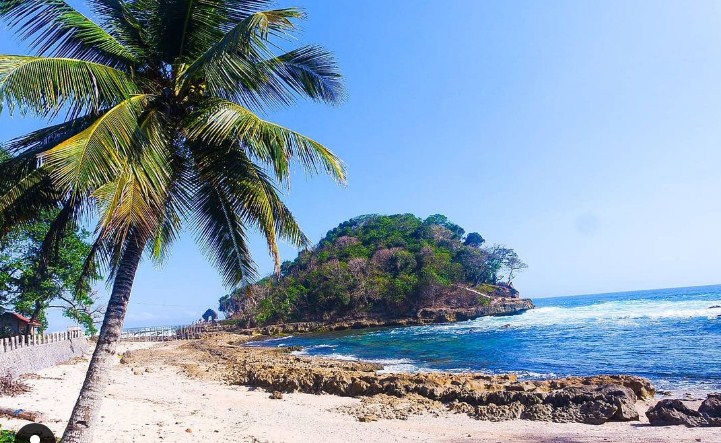 Foto Tempat Wisata Pantai Ngliyep Foto Tempat Wisata Pantai Ngliyep